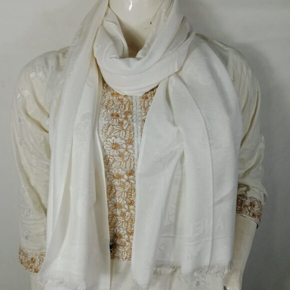 Authentic Chanel 65% Cashmere 35% Silk  Stole Wrap Scarf White Used - Picture 8 of 10